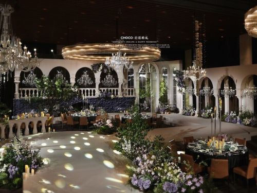 Bubbly的城堡庄园 | 北京宝格丽酒店：意式复古建筑与暗夜紫花海的高定室内婚礼