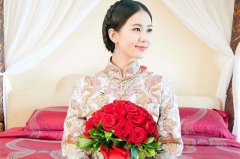 接亲穿什么衣服