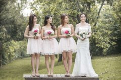 领了结婚证可以当伴娘吗