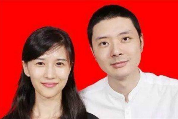 papi酱和老胡
