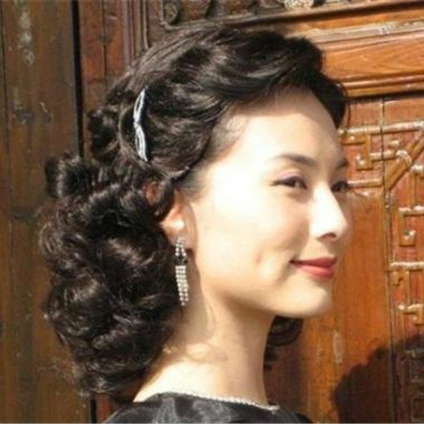 choco启蔻婚礼 婚礼贴士 长发妈妈们除了做盘发造型以外,也可以选择披