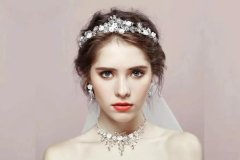 短发拍婚纱好看吗？短发拍婚纱照造型盘点