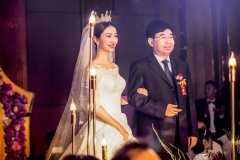女方父母在订婚宴上的致辞