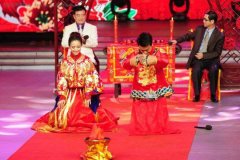 结婚祝福诗句怎么说