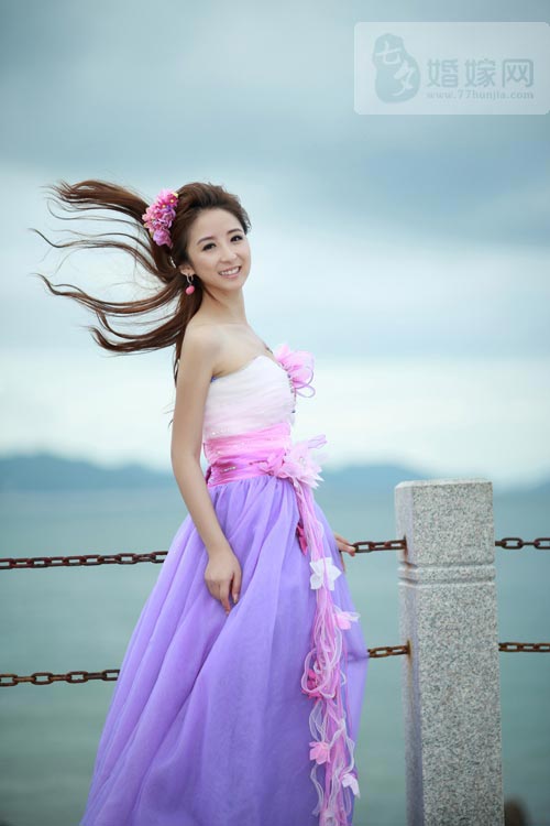 拍婚纱照时不同风格的服装搭配技巧