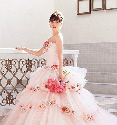 不同身形的新娘如何挑选合适的婚纱礼服