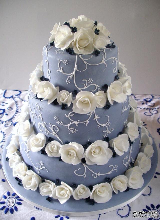 关于婚礼蛋糕从订制到种类你知道多少？