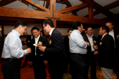 年会主持稿串词  年会主持词