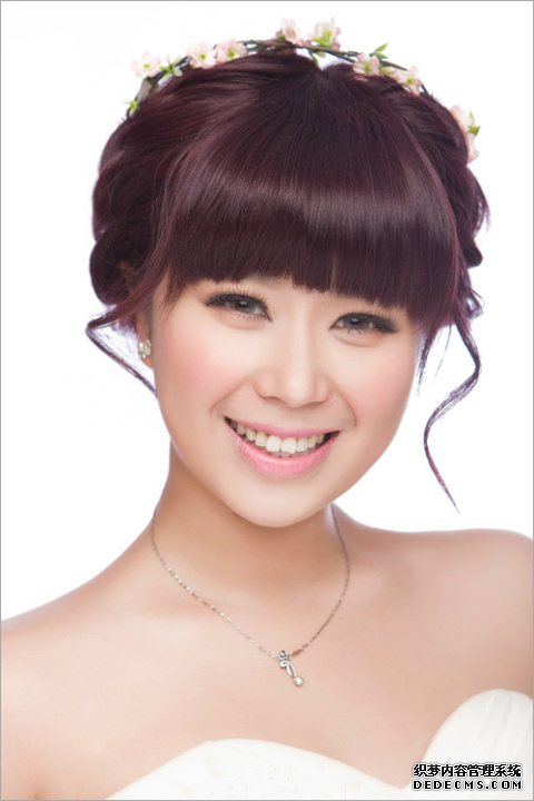 新娘齐刘海发型图片.png