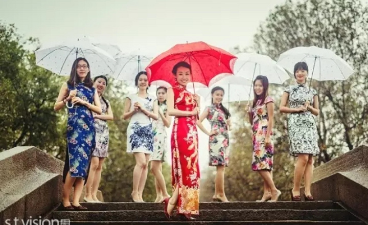 选错旗袍当心穿成迎宾风，这些选旗袍技巧你真