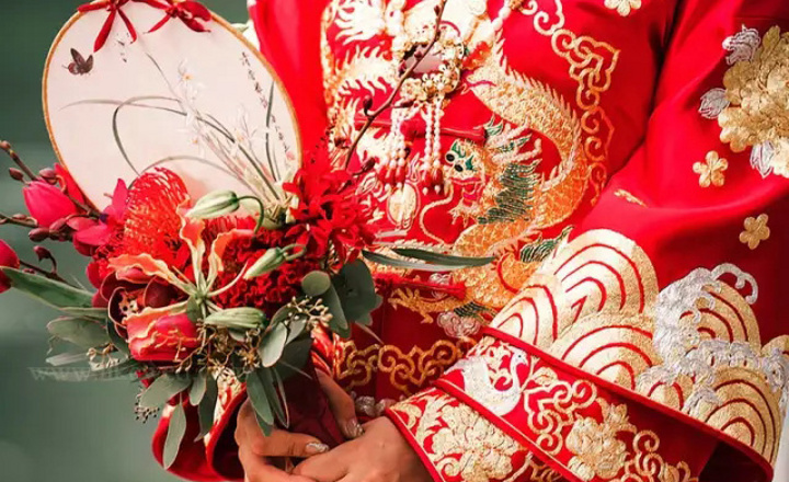 你会花几万块专门定做手捧花吗？中式婚礼又应