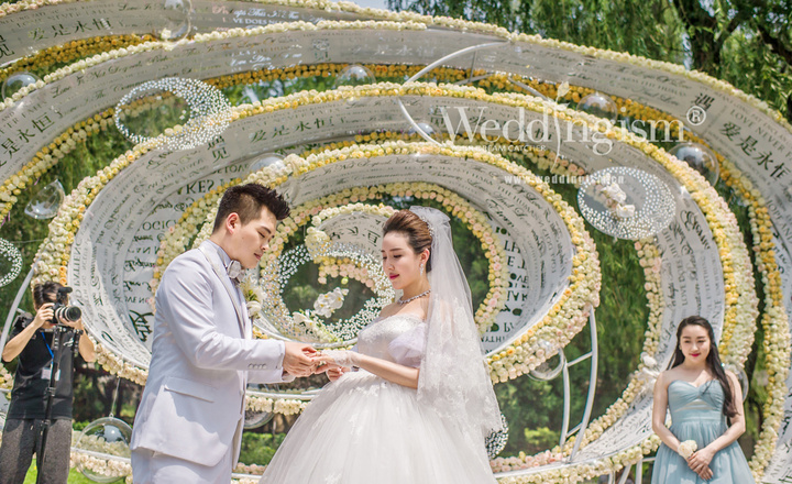 一名设计师的一小步，一群婚礼人的一大步