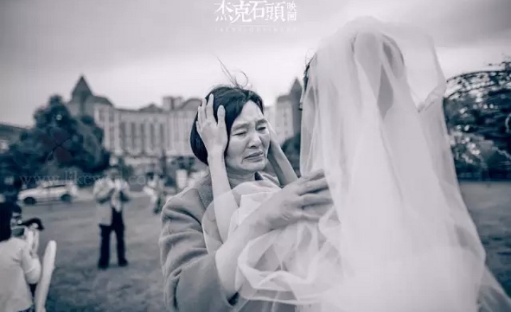 嫁女儿和娶媳妇儿有什么区别？婚礼上的父母，