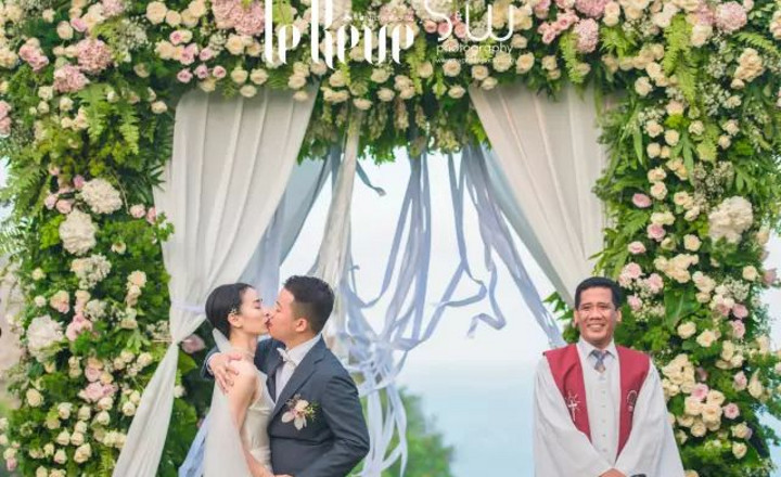 真实婚礼: @Ungansa丨巴厘岛私密圣地，春系清新婚